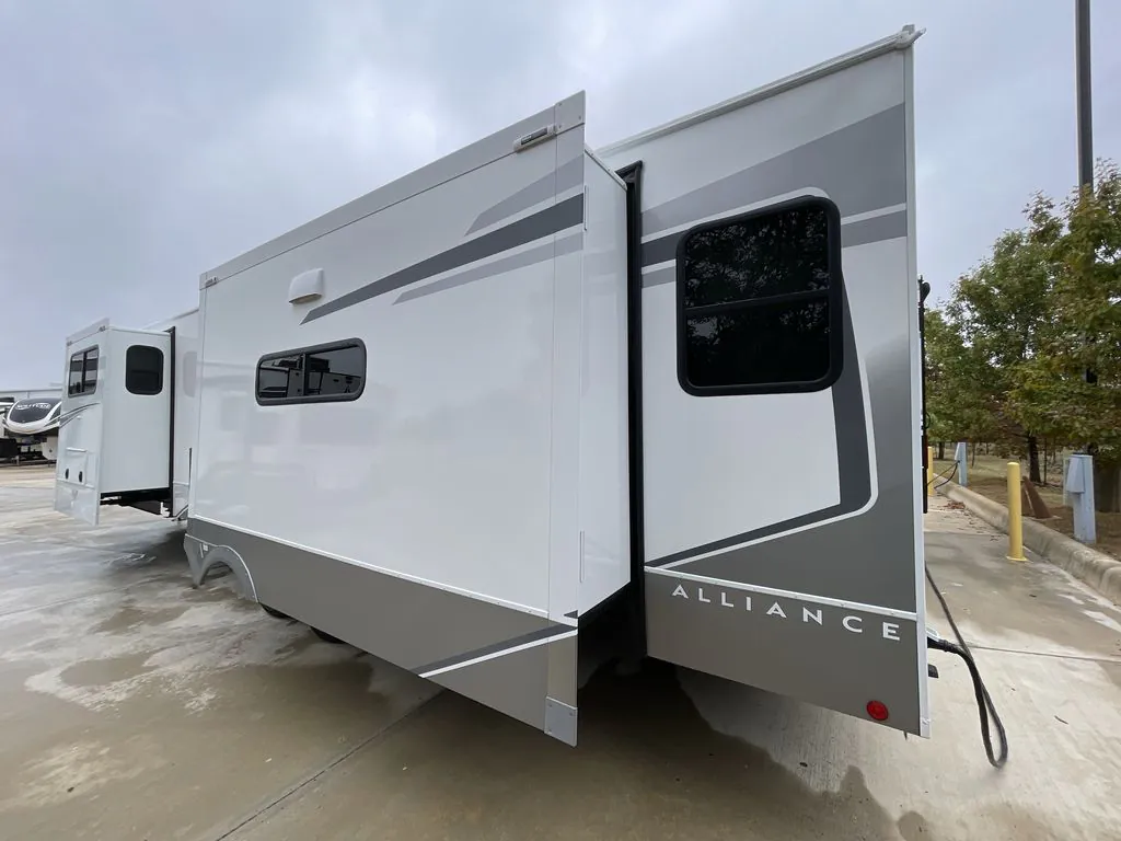 2026 Alliance RV Avenue 332RL - Photo 4