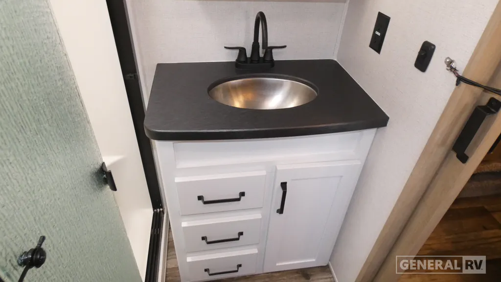 2023 Keystone Raptor 362, Photos photo 14