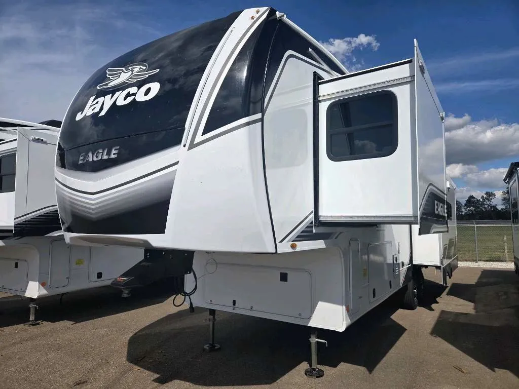 2026 Jayco Eagle 321RSTS - Photo 3