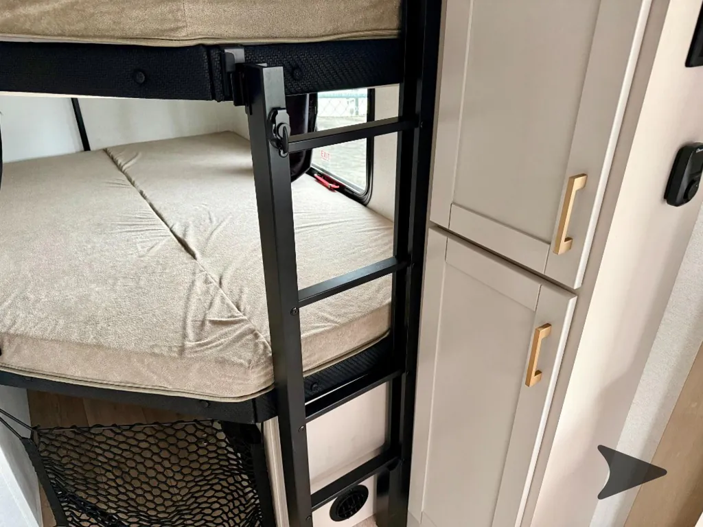 2027 Jayco Jay Feather 29BHB, Photos photo 24