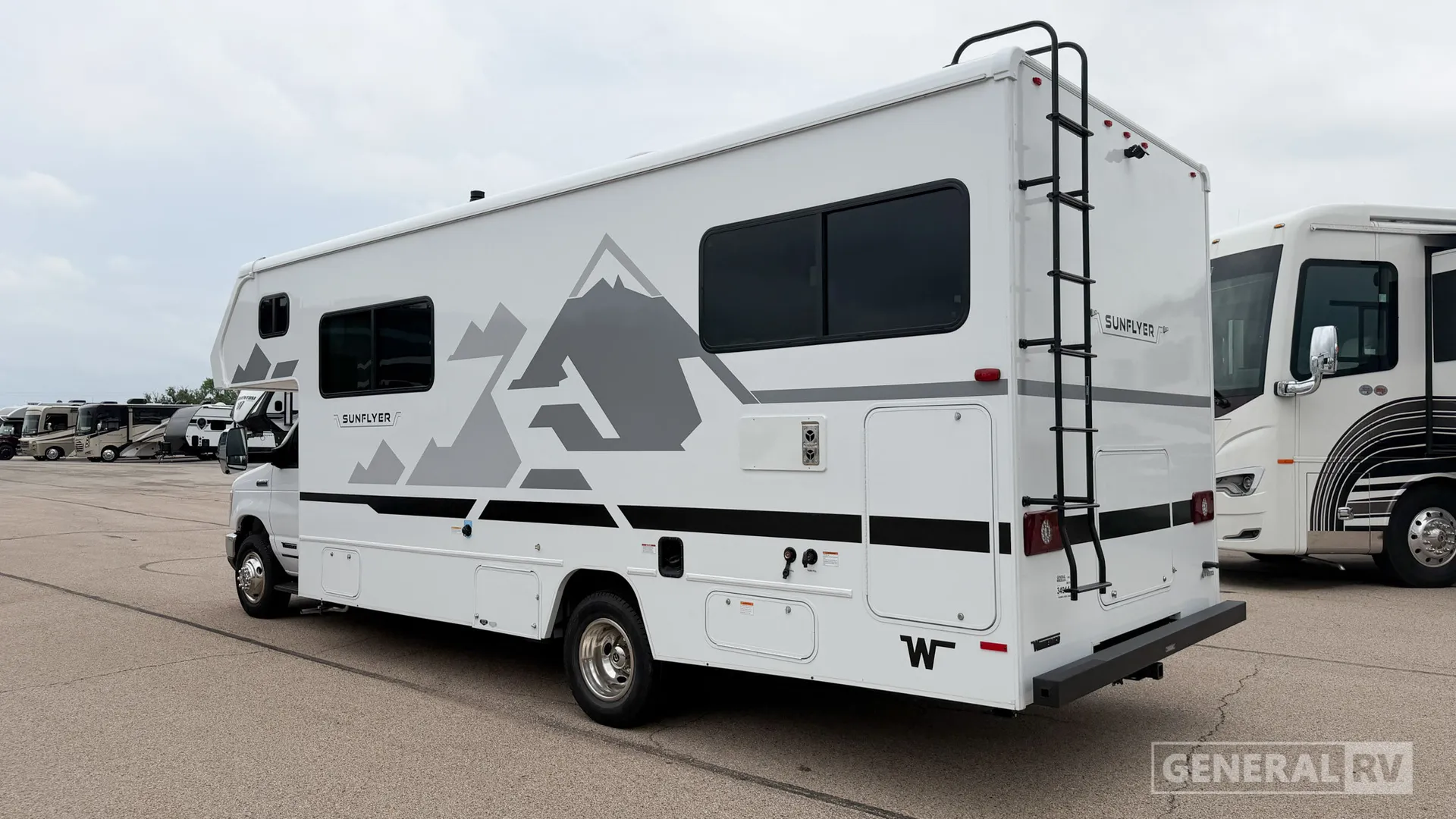 2027 Winnebago Sunflyer 24GG - Photo 4