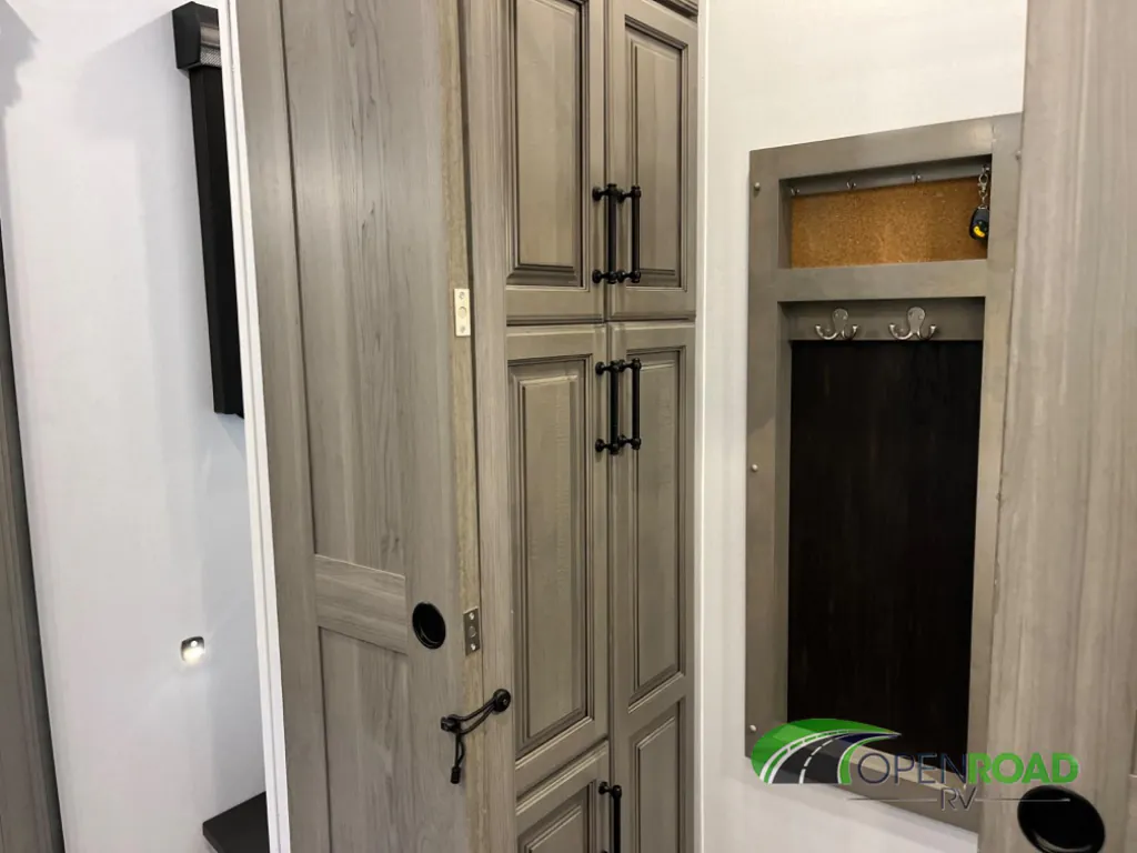 2022 Keystone Montana 3763BP, Photos photo 15