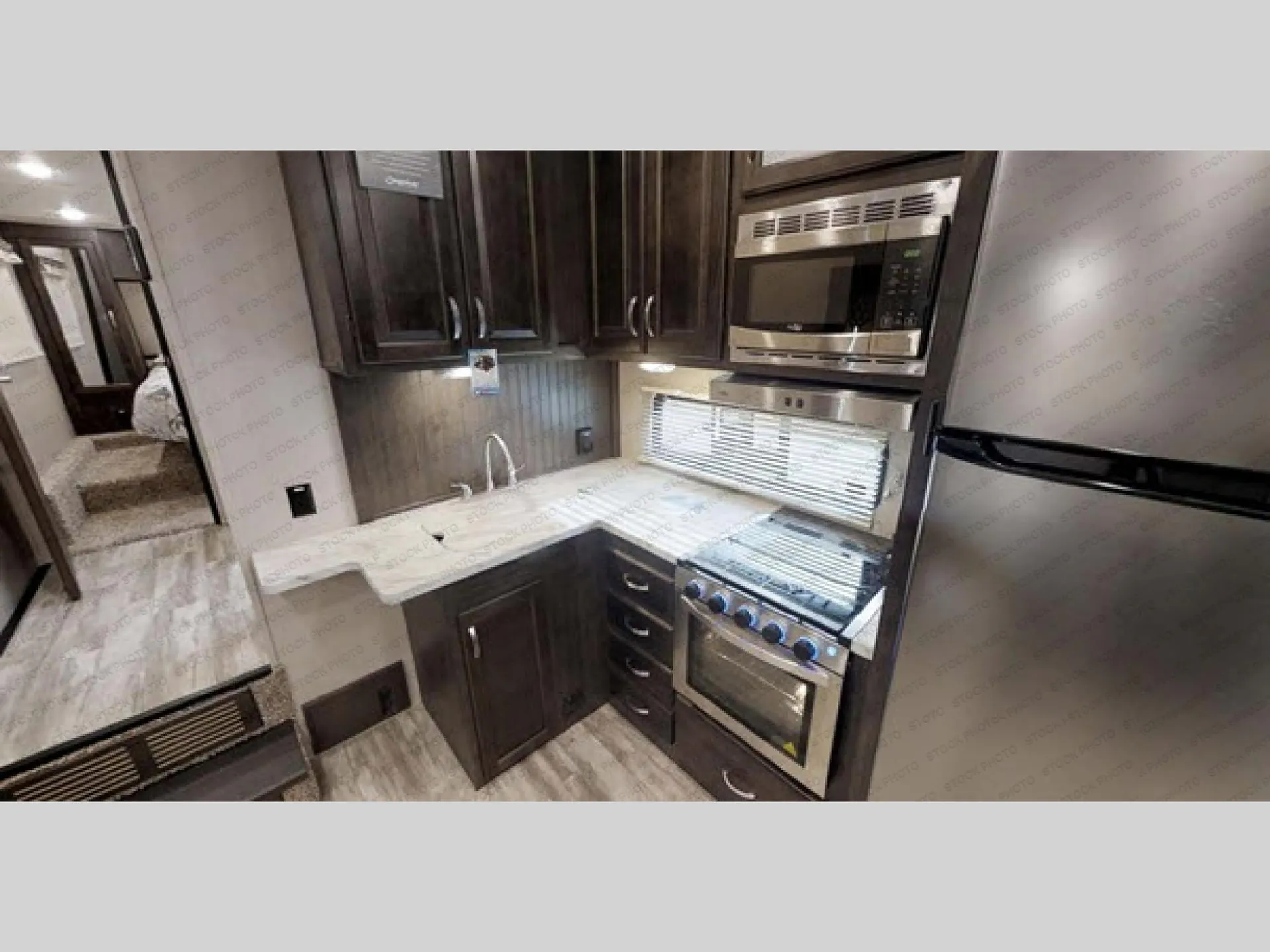 2020 Shasta Phoenix Lite 25RE - Photo 3
