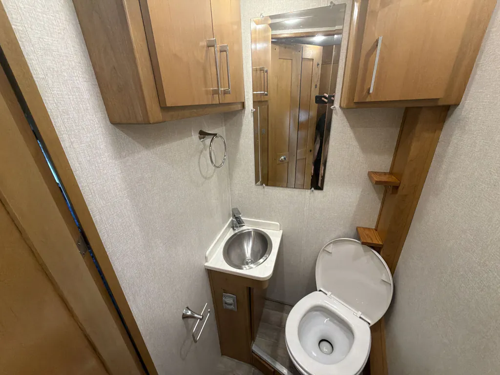 2019 Tiffin Wayfarer 24 TW, Photos photo 13