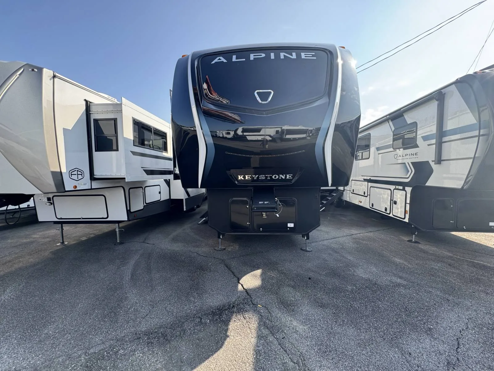 2026 Keystone Alpine 3820FK - Photo 2