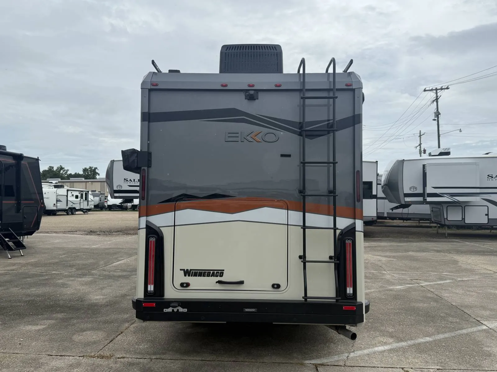 2027 Winnebago EKKO 22A - Photo 4