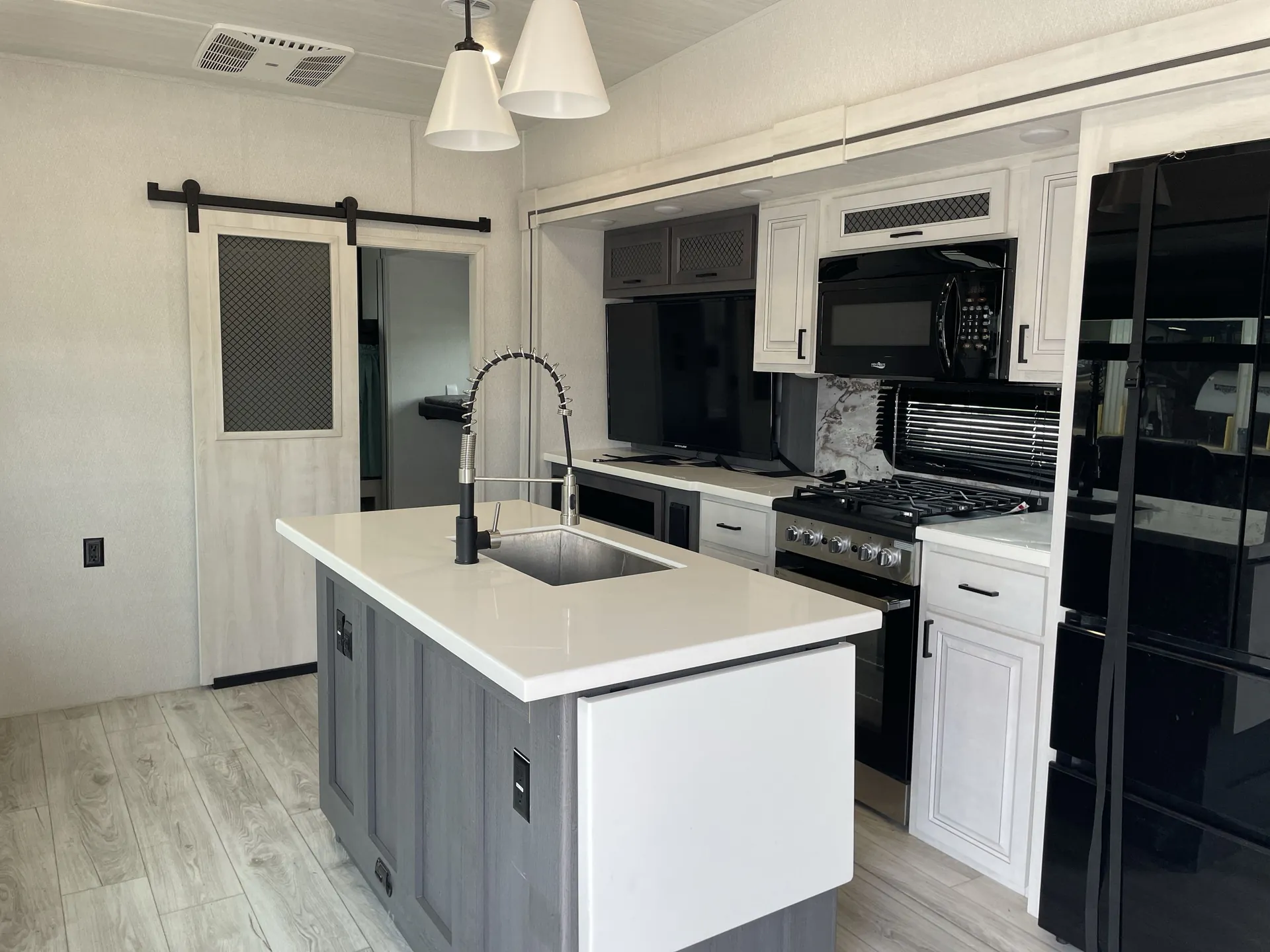 2026 East to West Ahara 378BH-OK — living area main