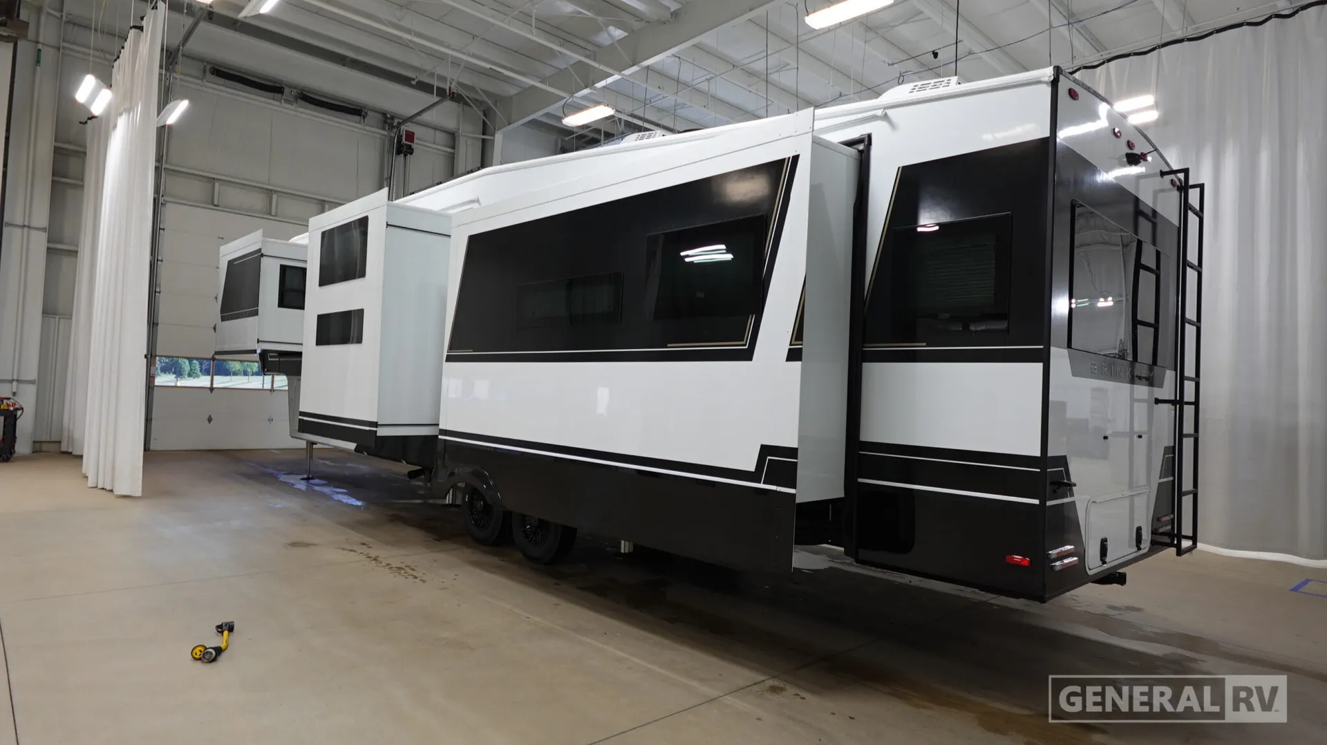 2027 Brinkley Model Z 3610 - Photo 4