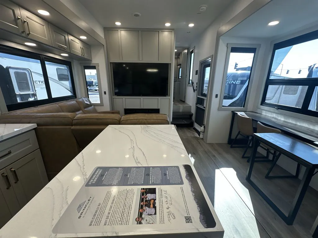 2026 Brinkley Model G 3950, Photos photo 13