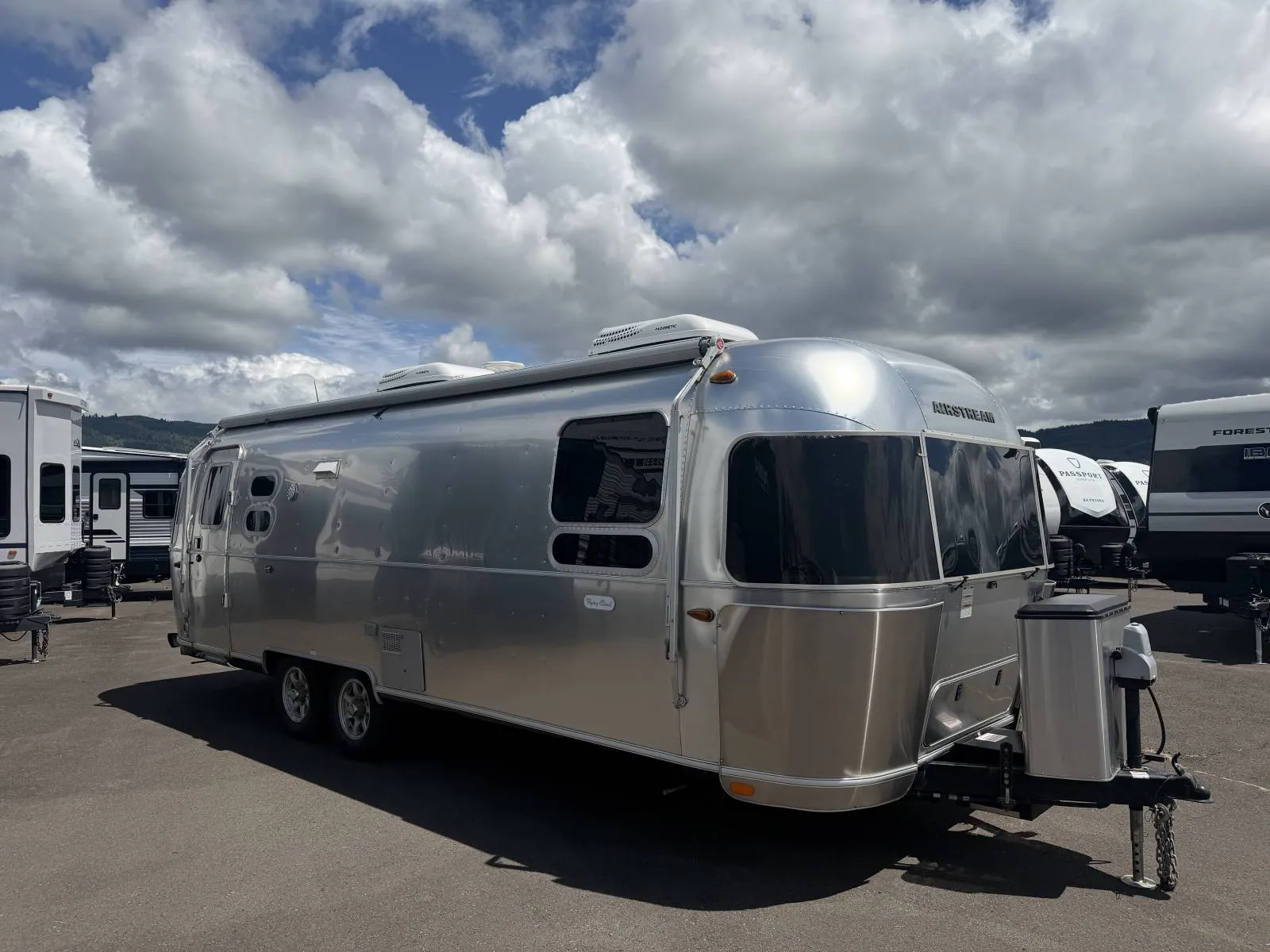 2020 Airstream Flying Cloud 27FB - Photo 2