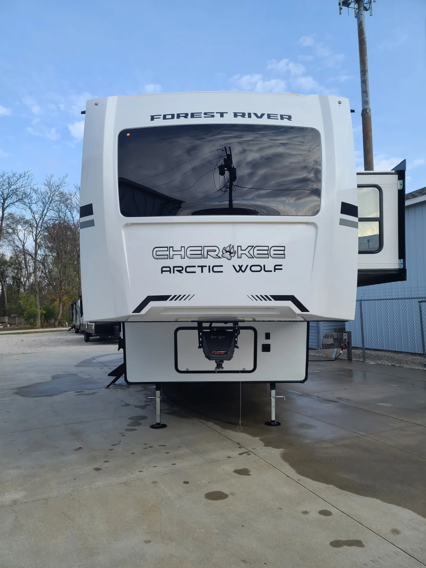 2025 Forest River Cherokee Arctic Wolf 3250SUITE - Photo 3