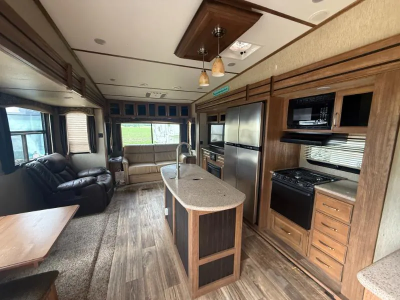 2016 Keystone Laredo 350FB - Photo 4