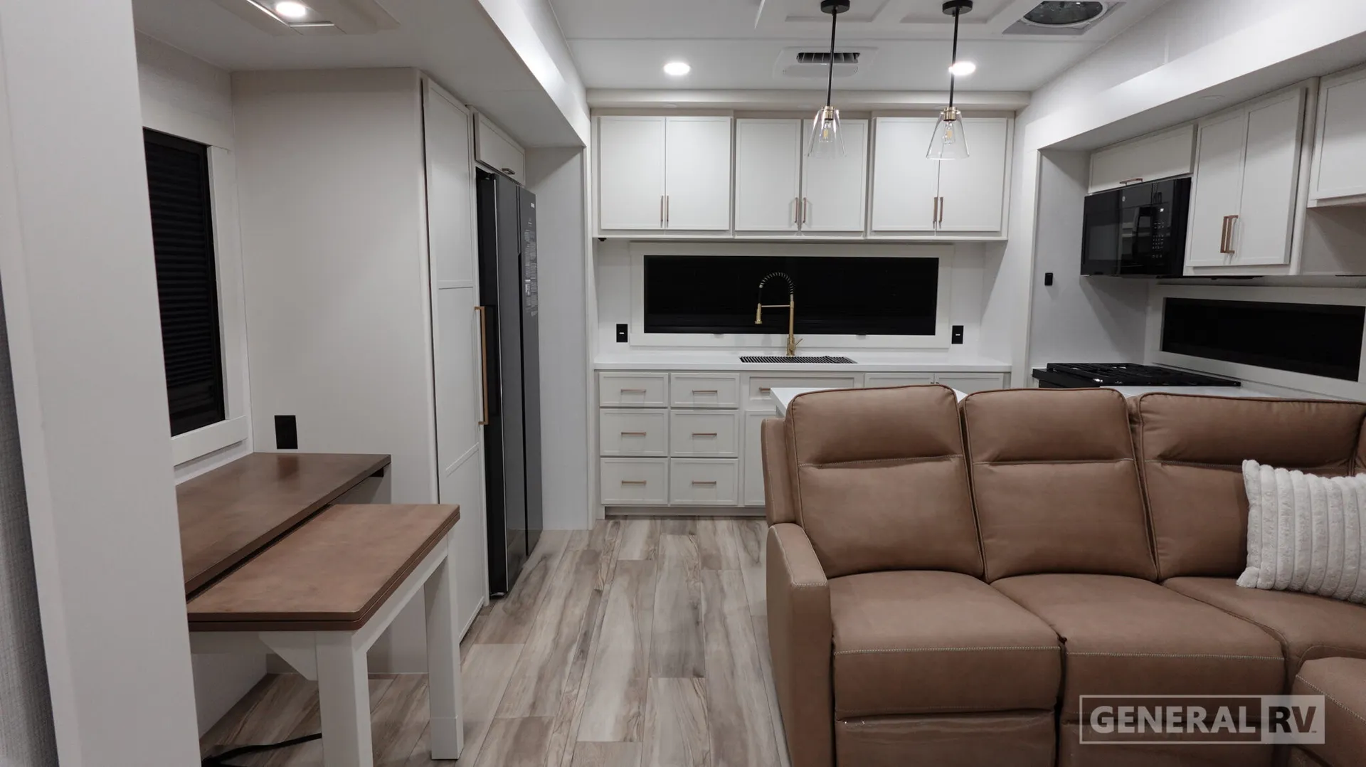 2027 Brinkley Model Z 3200 - Photo 3
