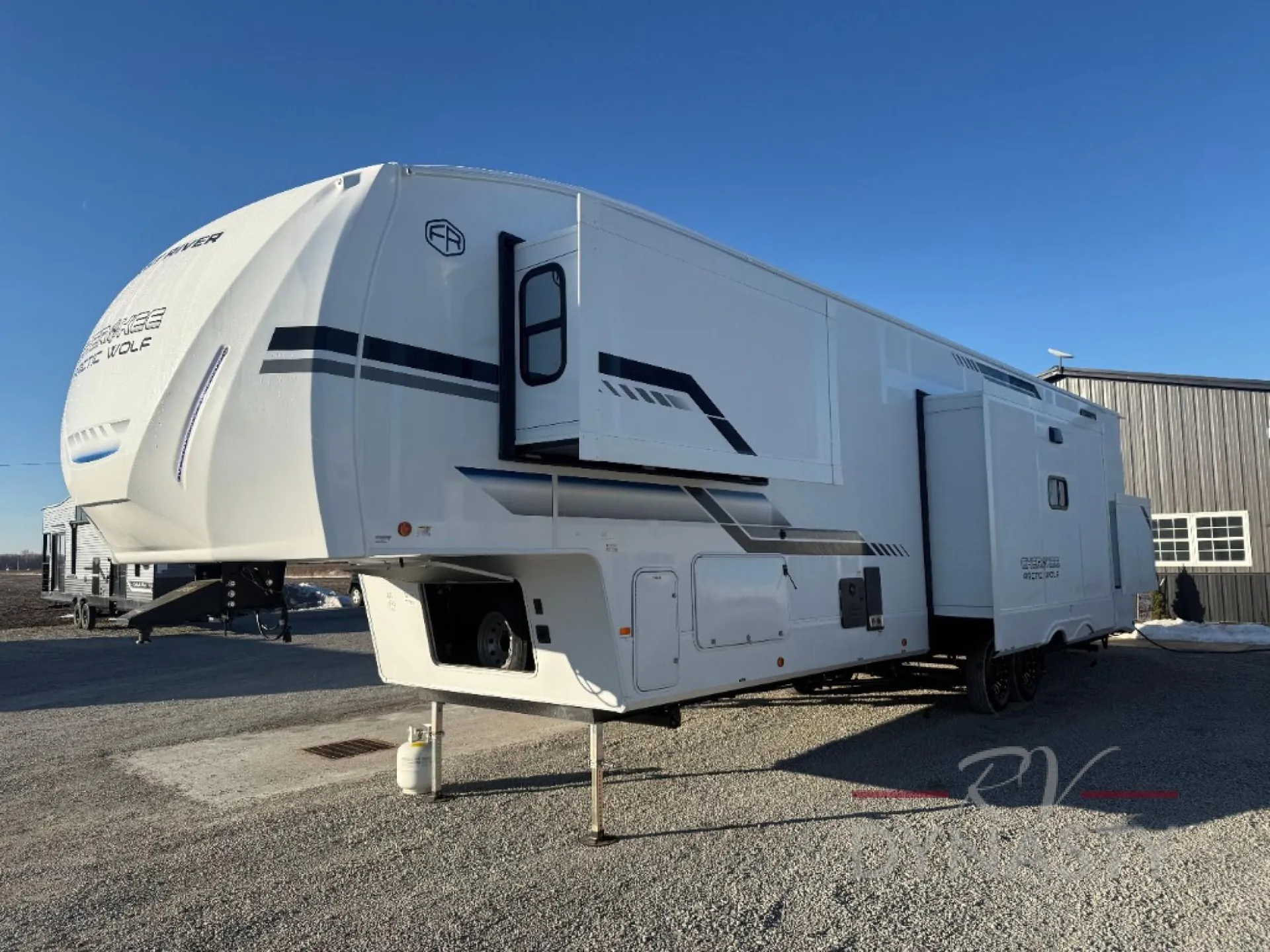 2026 Forest River Cherokee Arctic Wolf 38DST - Photo 4