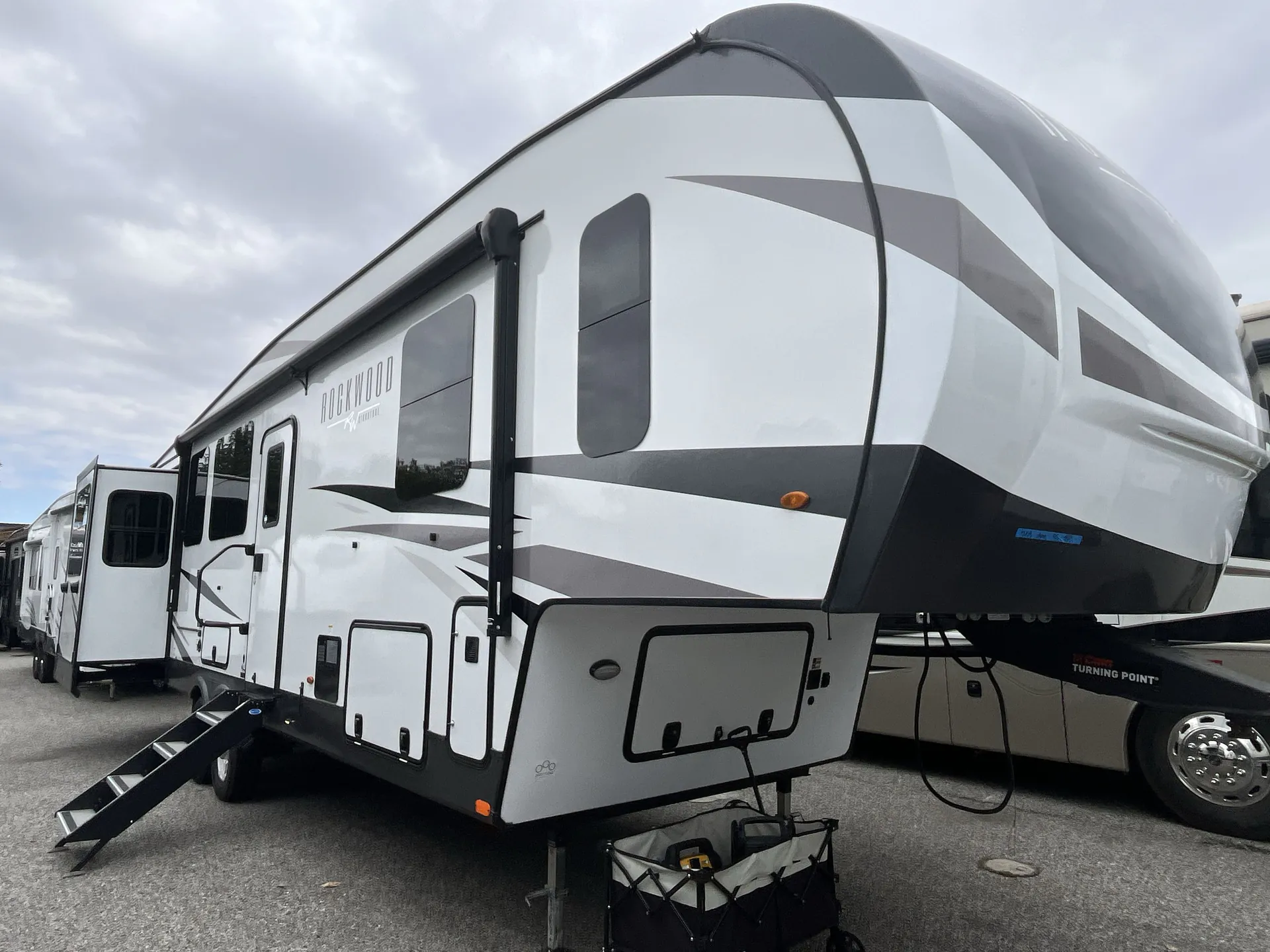 2023 Forest River Rockwood Signature 2898BS - Photo 2