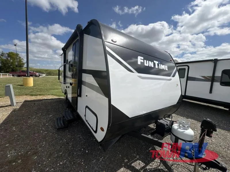 2026 CrossRoads RV Fun Time 18BH - Photo 2