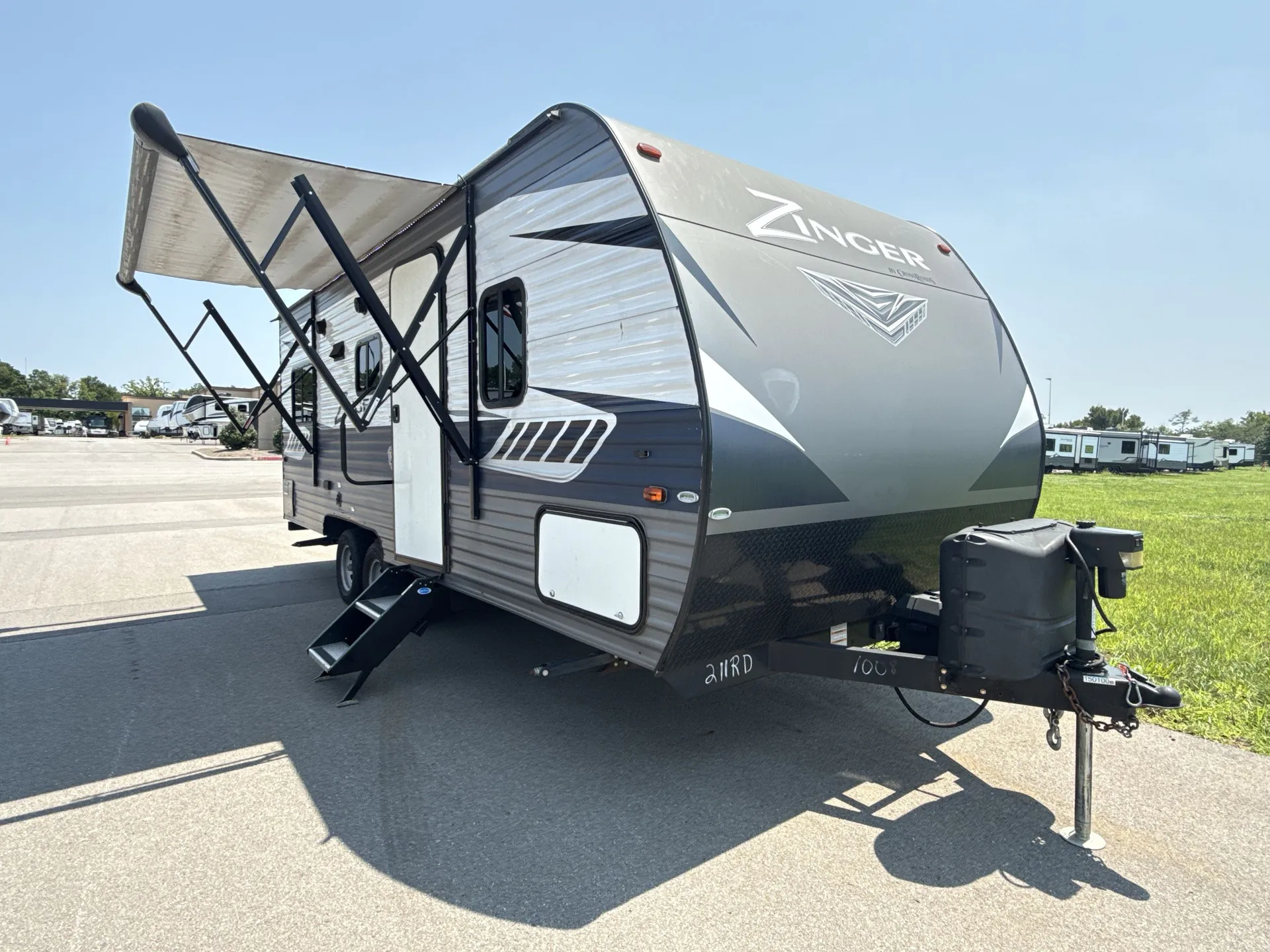 2018 CrossRoads Zinger 211RD - Photo 2