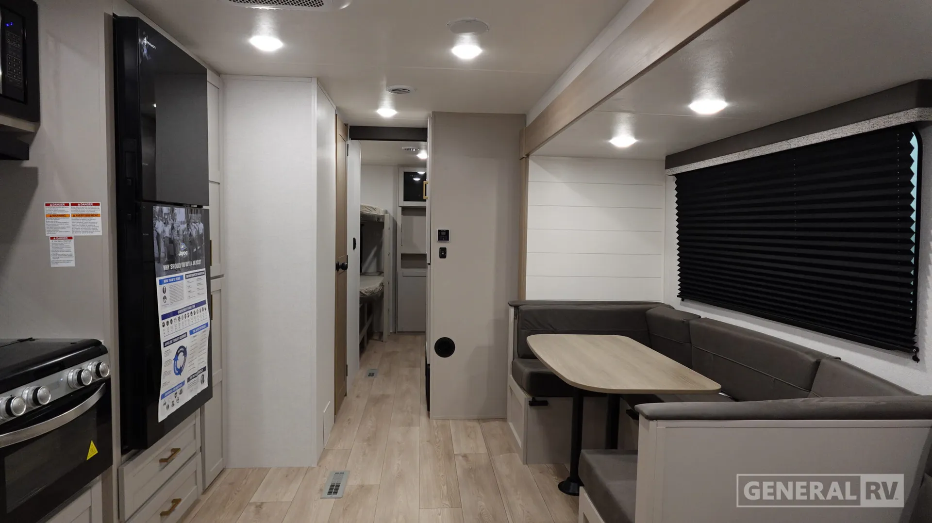 2027 Jayco Jay Flight SLX 321BDS - Photo 3