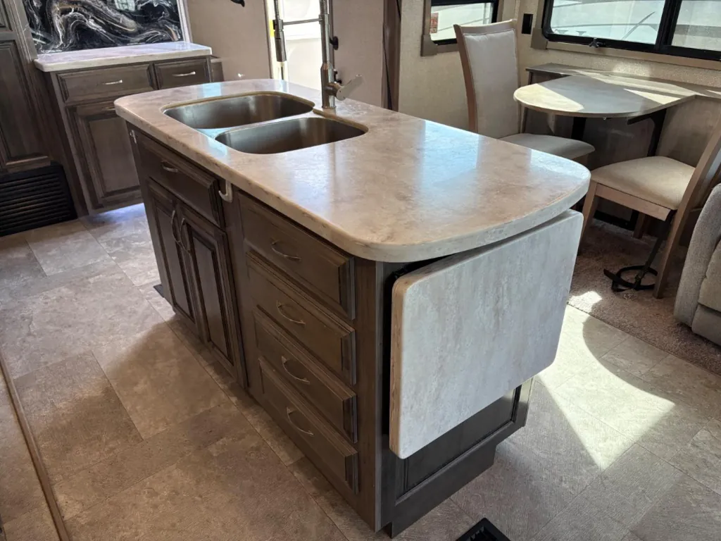 2020 Forest River Cedar Creek Champagne Edition 38EL, Photos photo 14