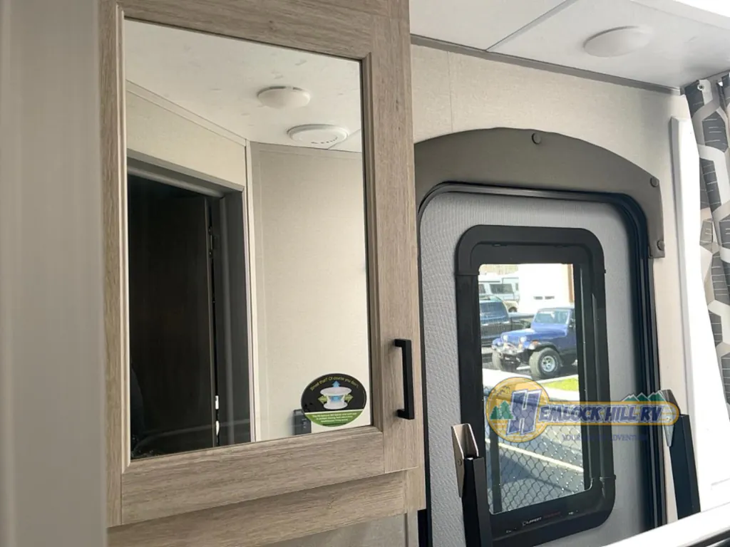 2026 Coachmen Catalina Legacy Edition 273DBHCK, Photos photo 33