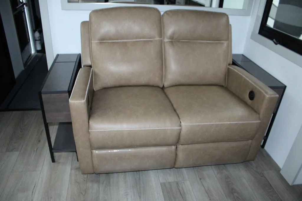 2026 Brinkley Model G 4100, Photos photo 16