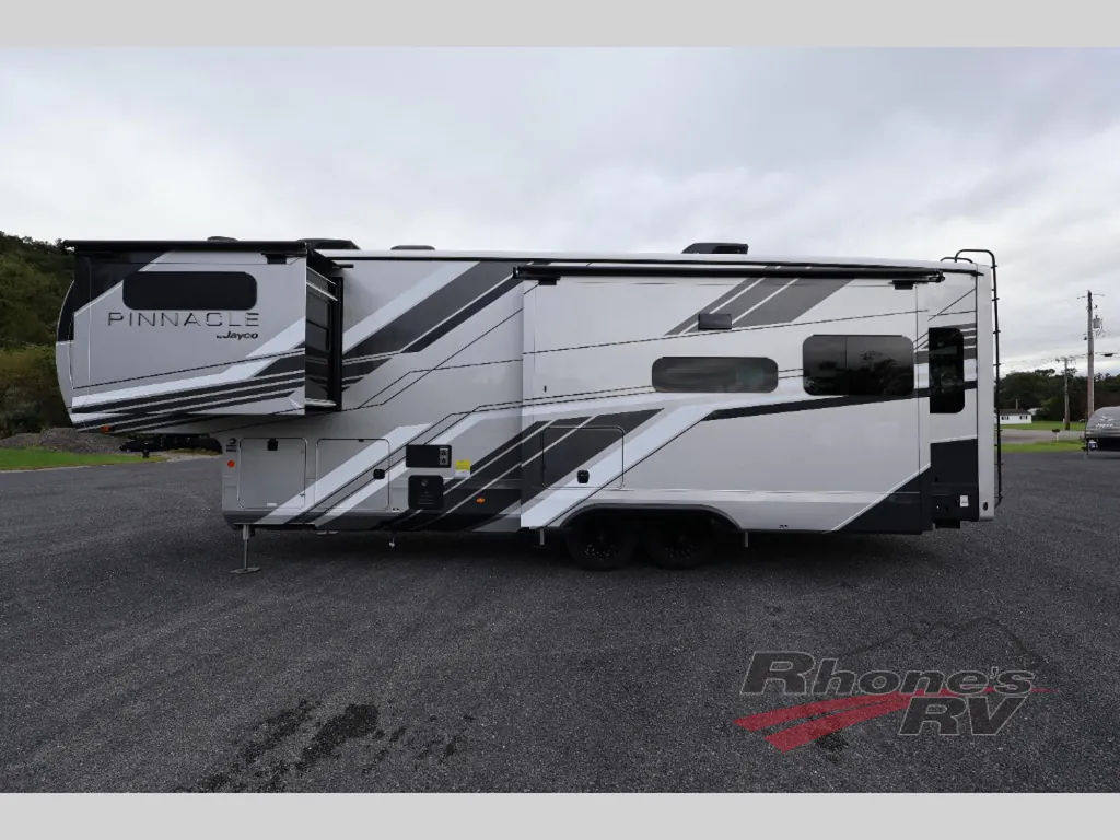 2027 Jayco Pinnacle 32RLTS, Photos photo 3
