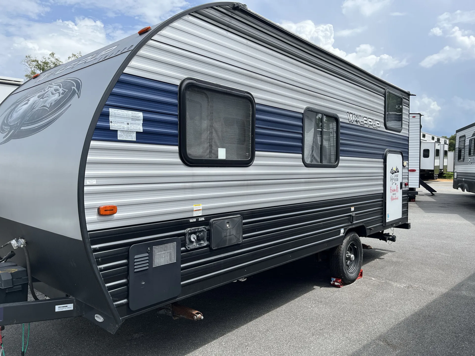 2020 Forest River Cherokee Wolf Pup 16BHS — off campside