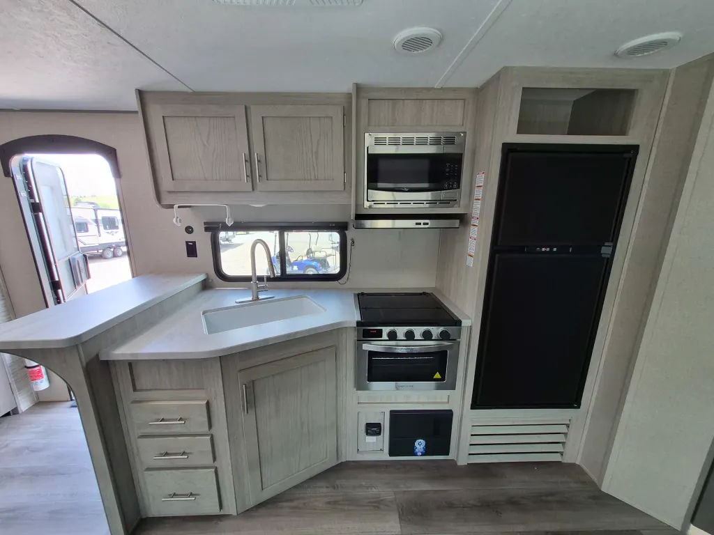 2023 Coachmen Catalina Legacy Edition 243RBS, Photos photo 13