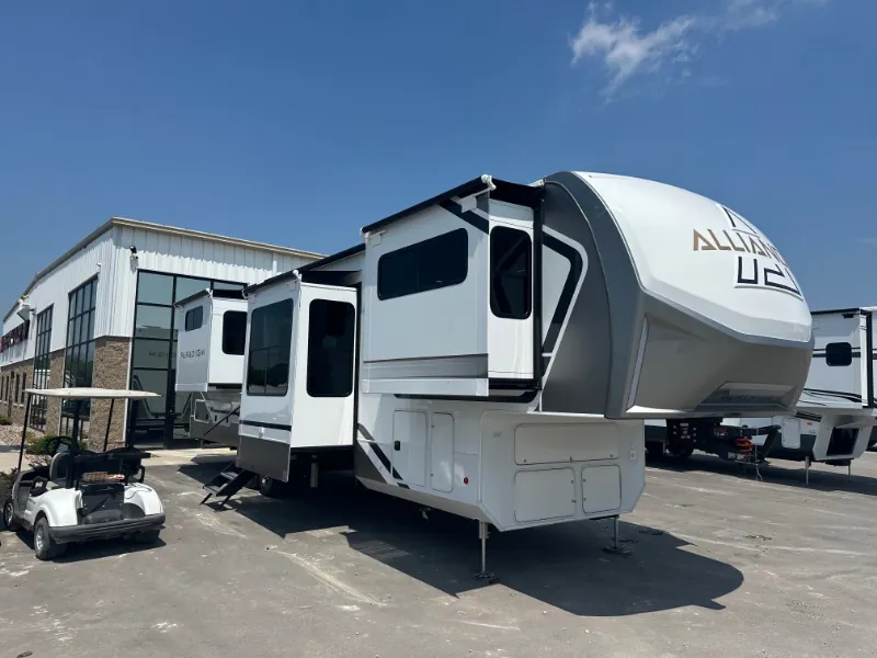 2026 Alliance RV Paradigm 385FL dealer photo 1 from Kunes RV