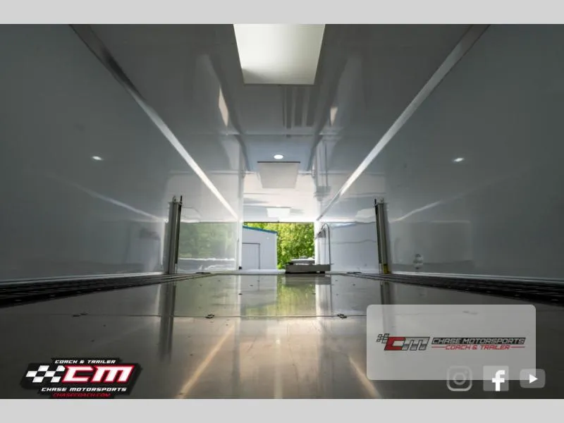 2023 Wildside Trailer Used    38' Liftgate - Photo 3