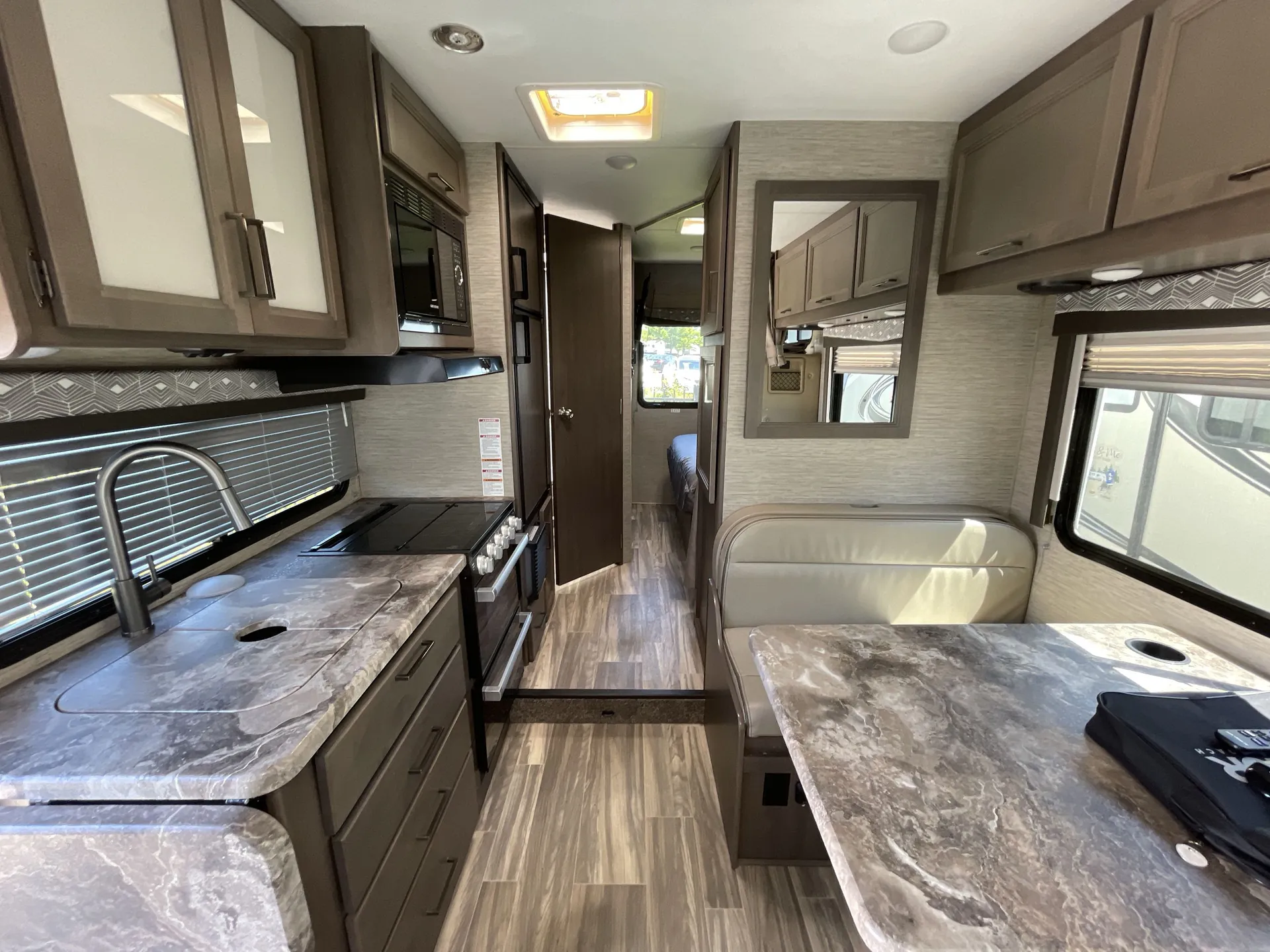 2023 Thor Motor Coach Four Winds 22B — living area main