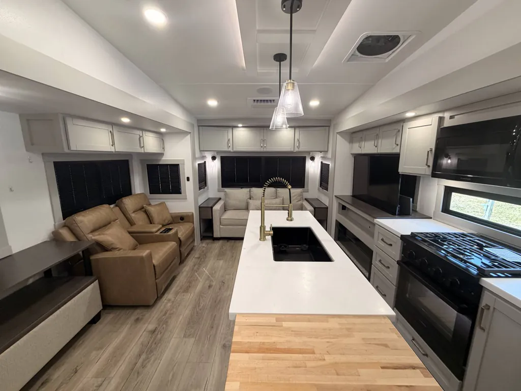 2024 Brinkley Model Z 3610, Photos photo 5
