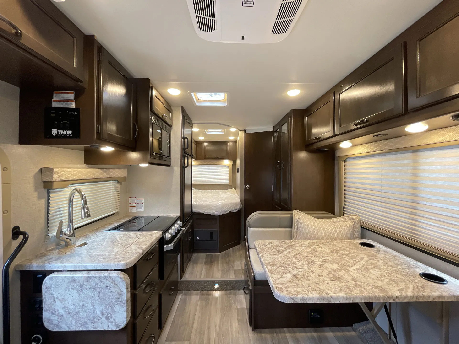 2020 Thor Motor Coach Freedom Elite 22HE — living area main