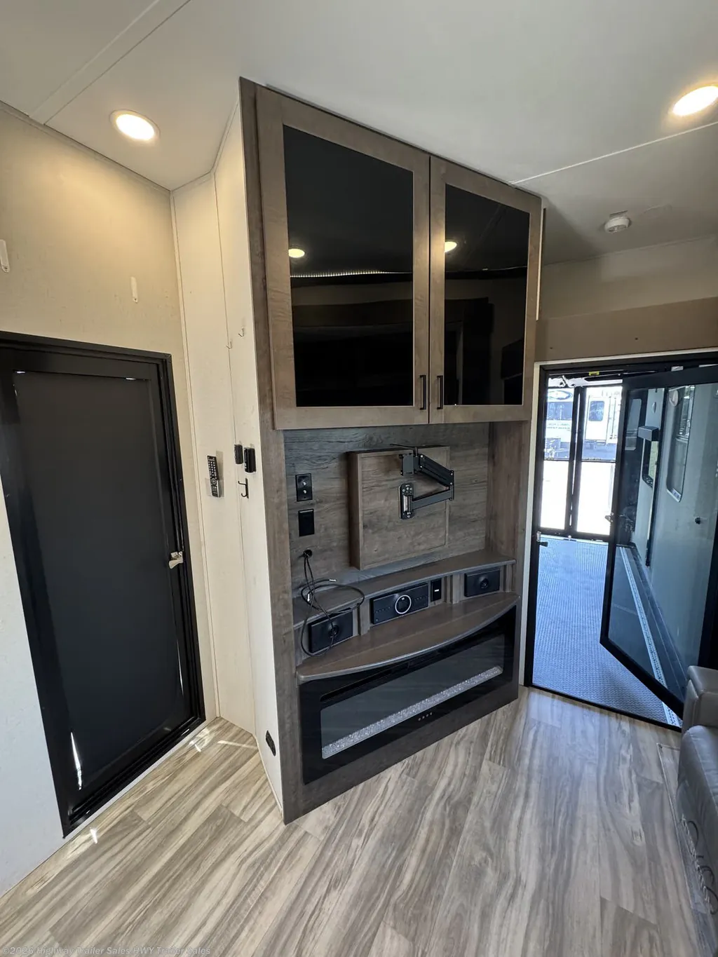 2023 Alliance RV Valor 42V13, Photos photo 9