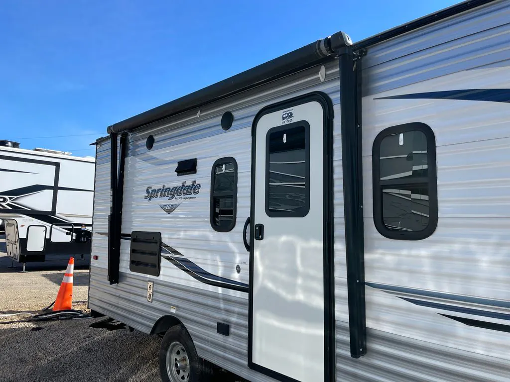 2019 Keystone Springdale 1790FQ - Photo 4