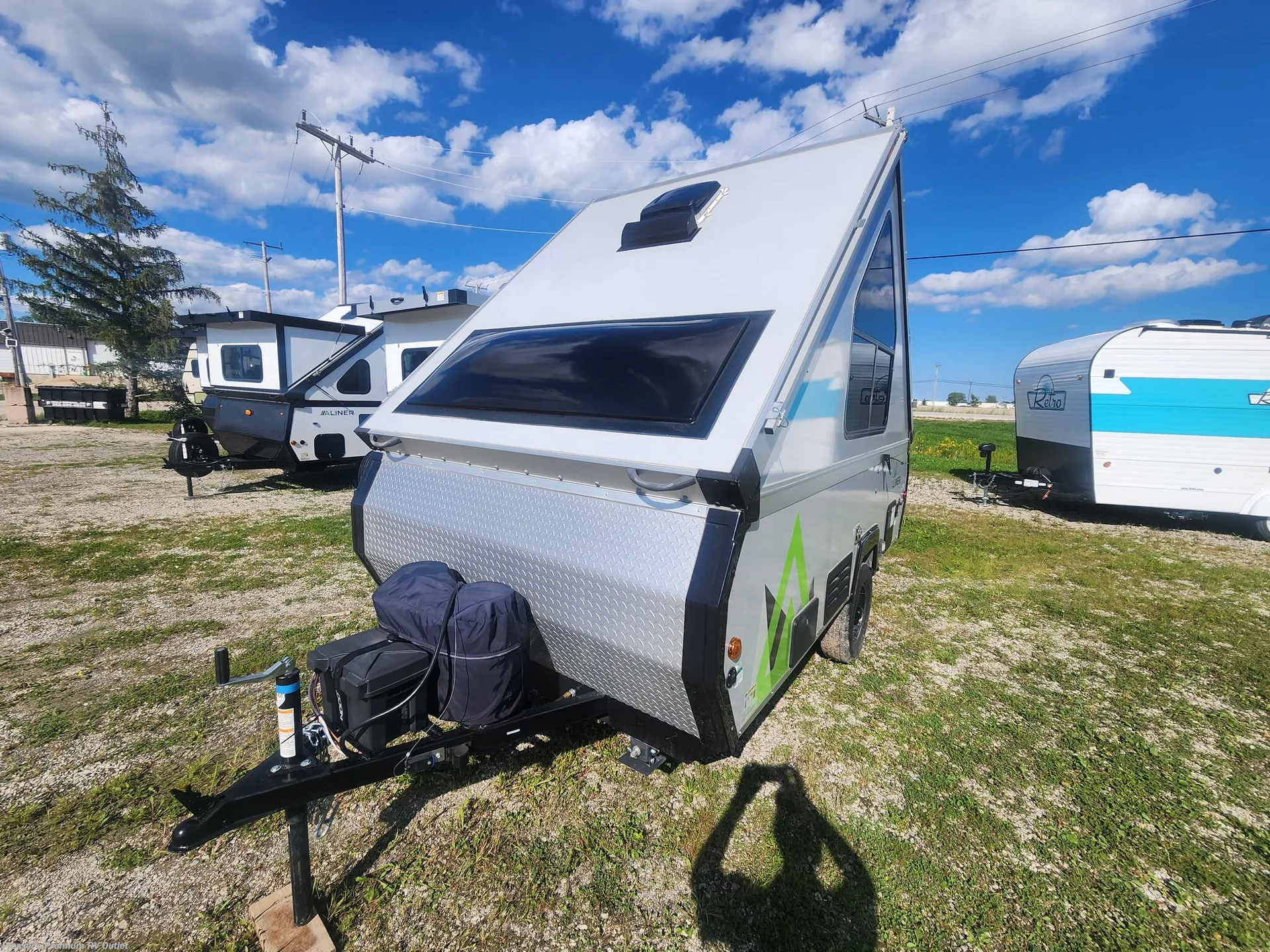 2025 Aliner Ranger 12 Rear Sofa - Photo 3