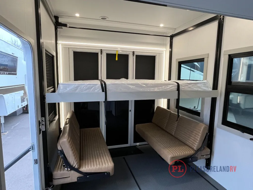 2026 Brinkley Model G 4100, Photos photo 10