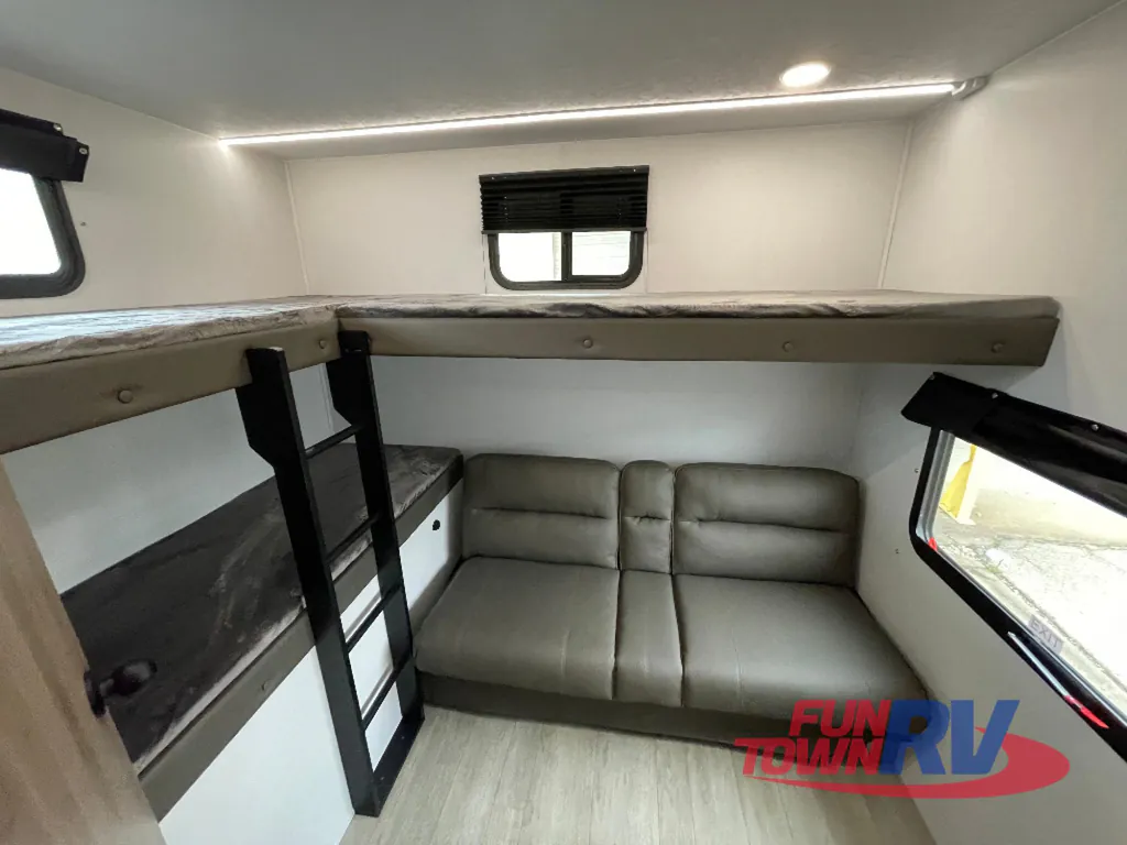 2026 Coachmen Freedom Express Select 30SE, Photos photo 25