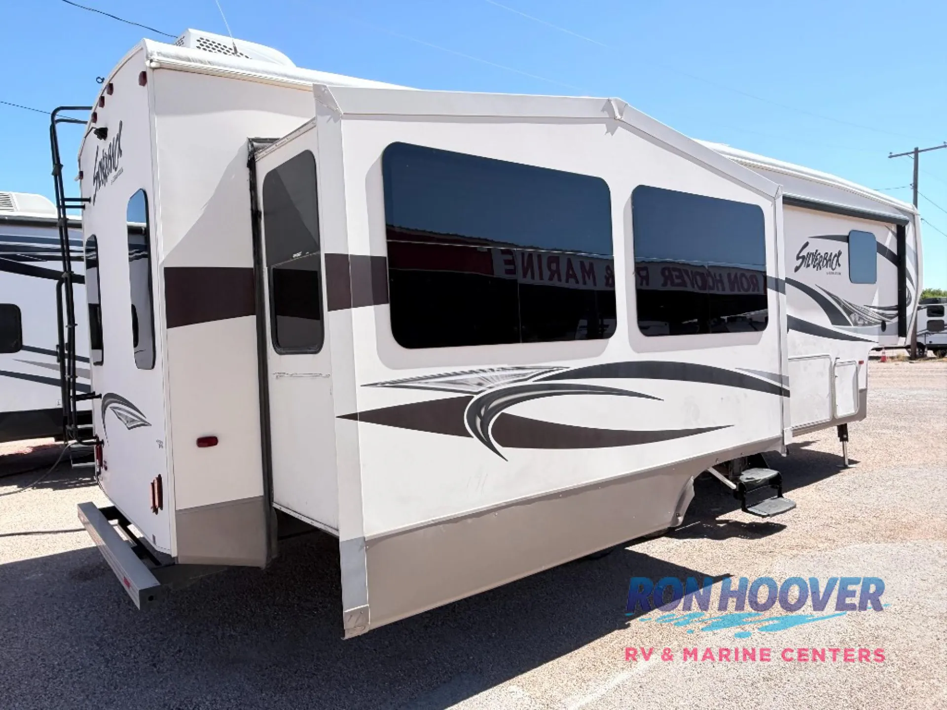 2015 Forest River Cedar Creek Silverback 29IK — Photo 6