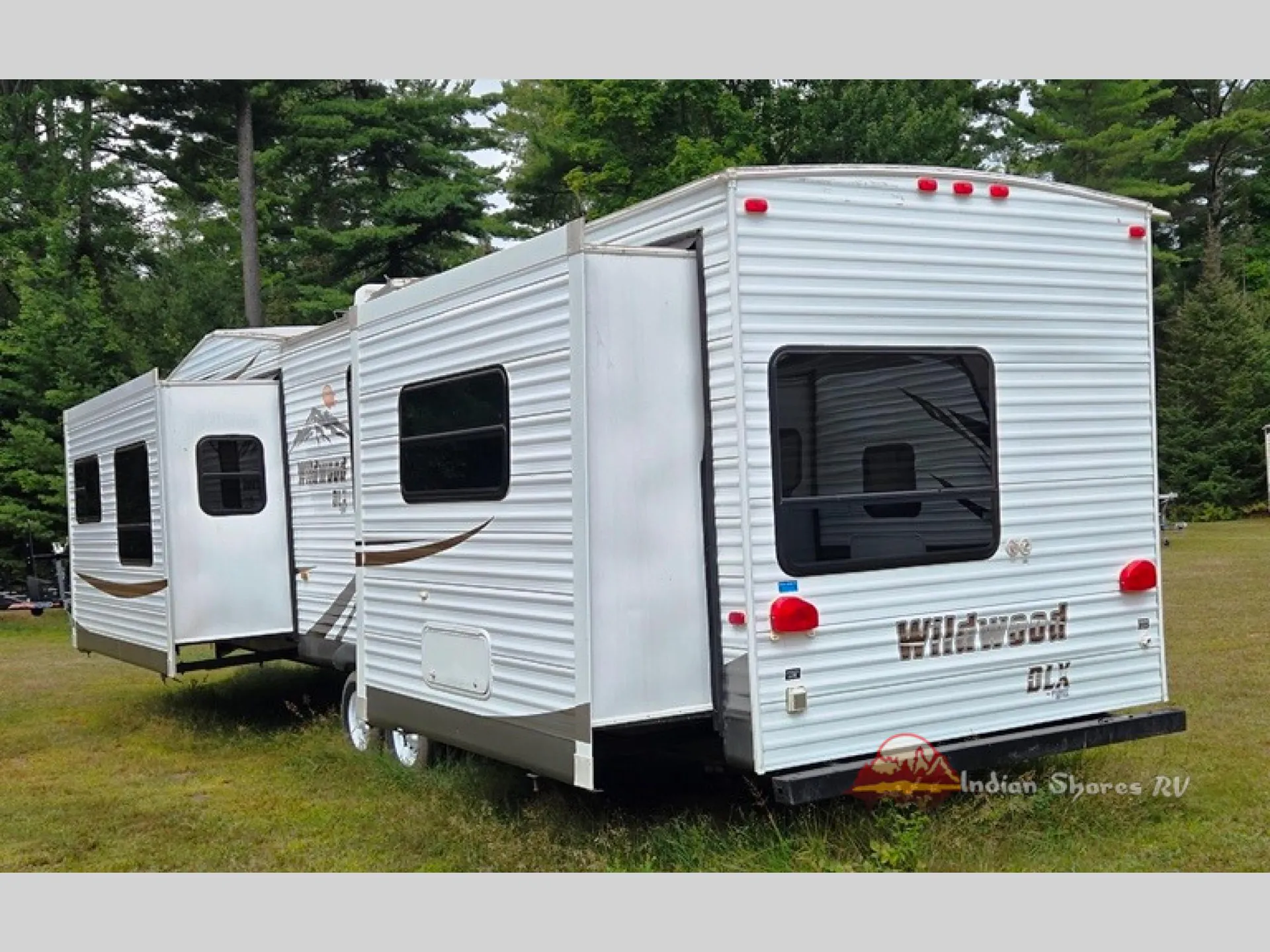 2011 Forest River Wildwood DLX 353FLFB - Photo 4