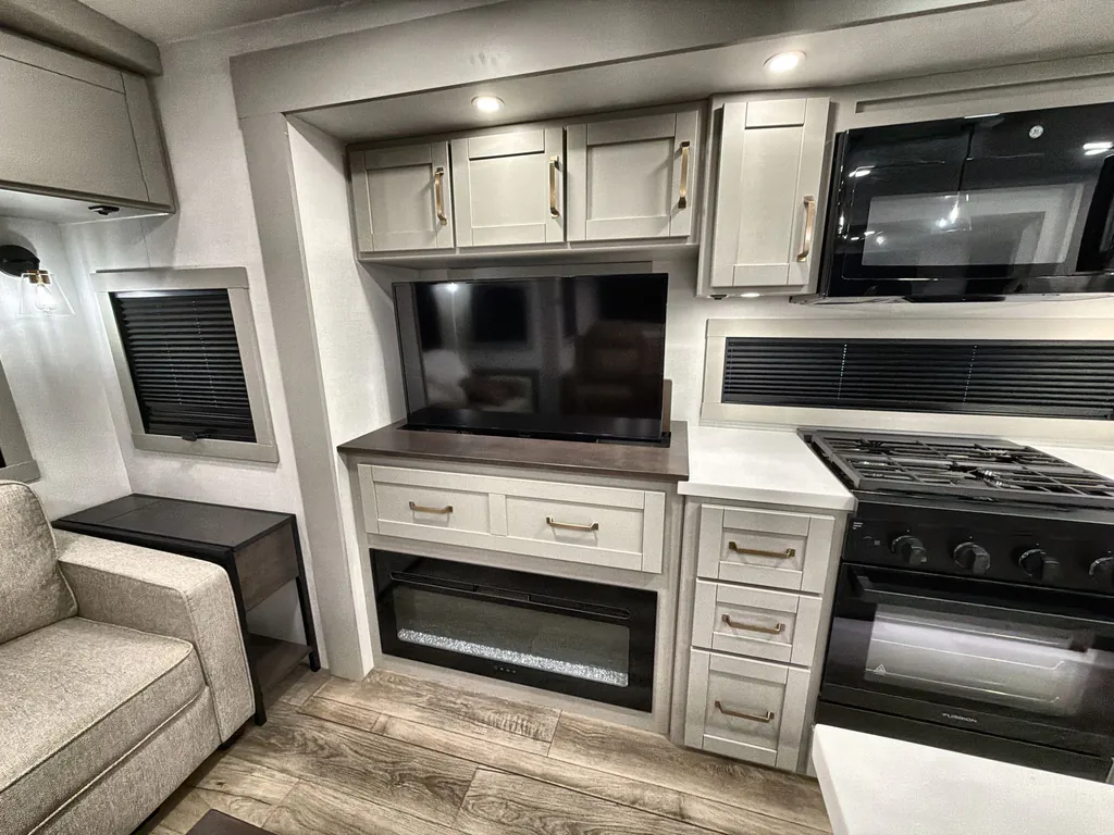 2026 Brinkley Model Z AIR 297, Photos photo 17