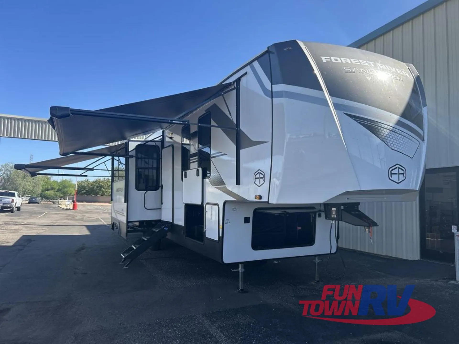 2026 Forest River Sandpiper 4002FB