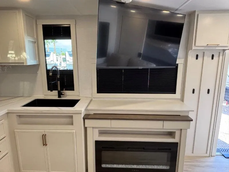 2026 Brinkley Model I 294, Photos photo 10