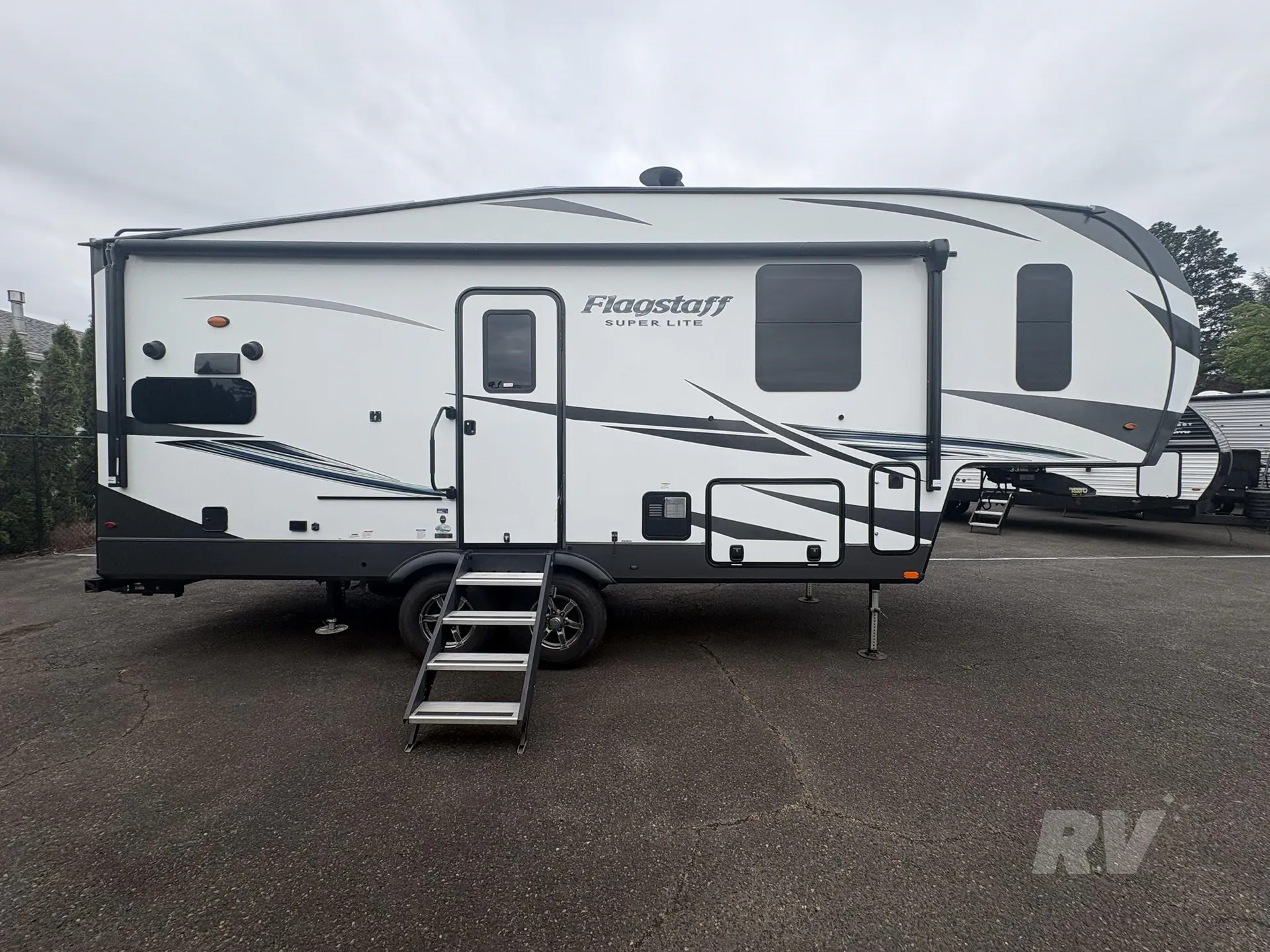 2022 Forest River Flagstaff Super Lite 524BBS - Photo 2