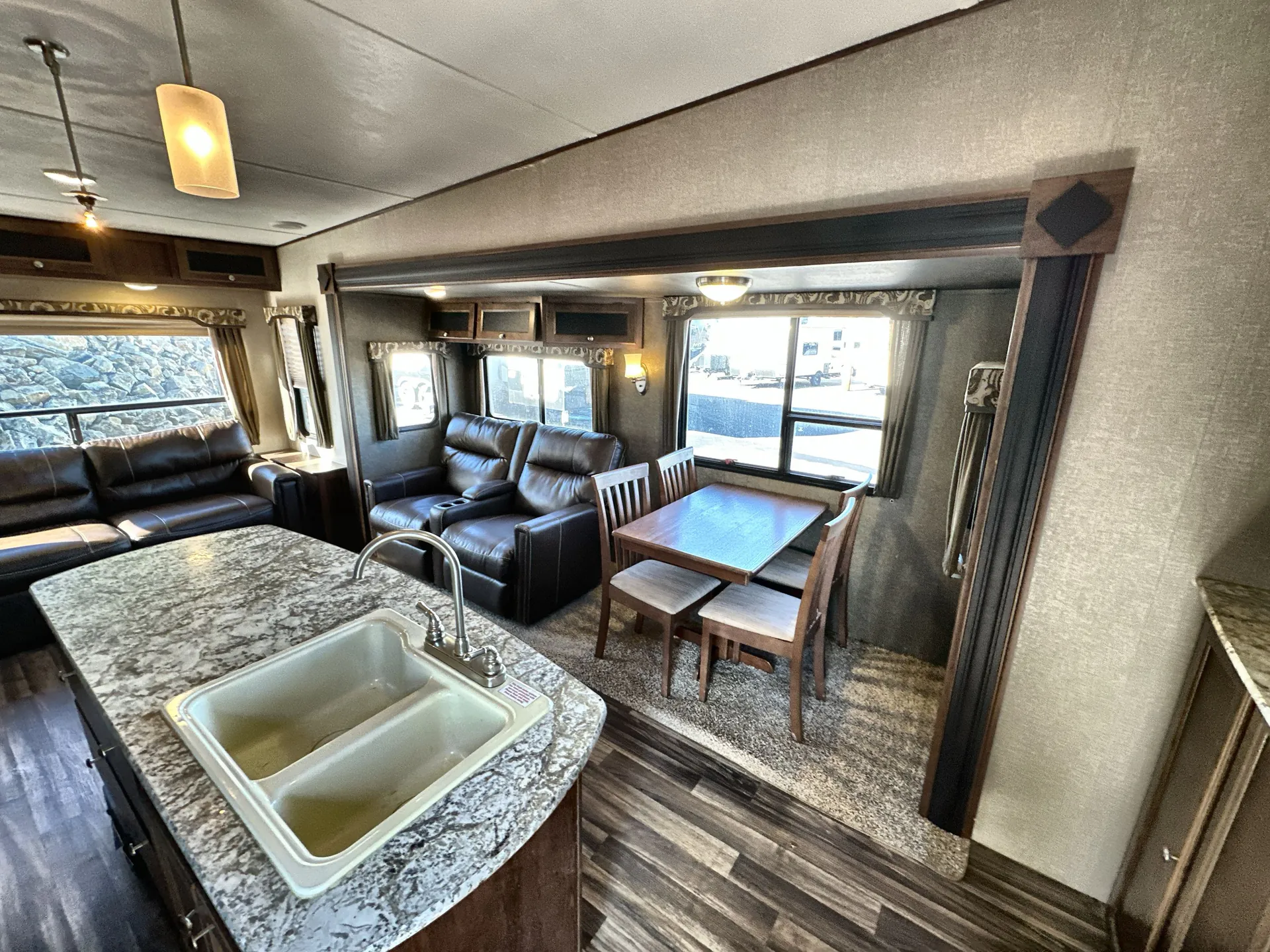 2017 Keystone Hideout 299RLDS — living area main