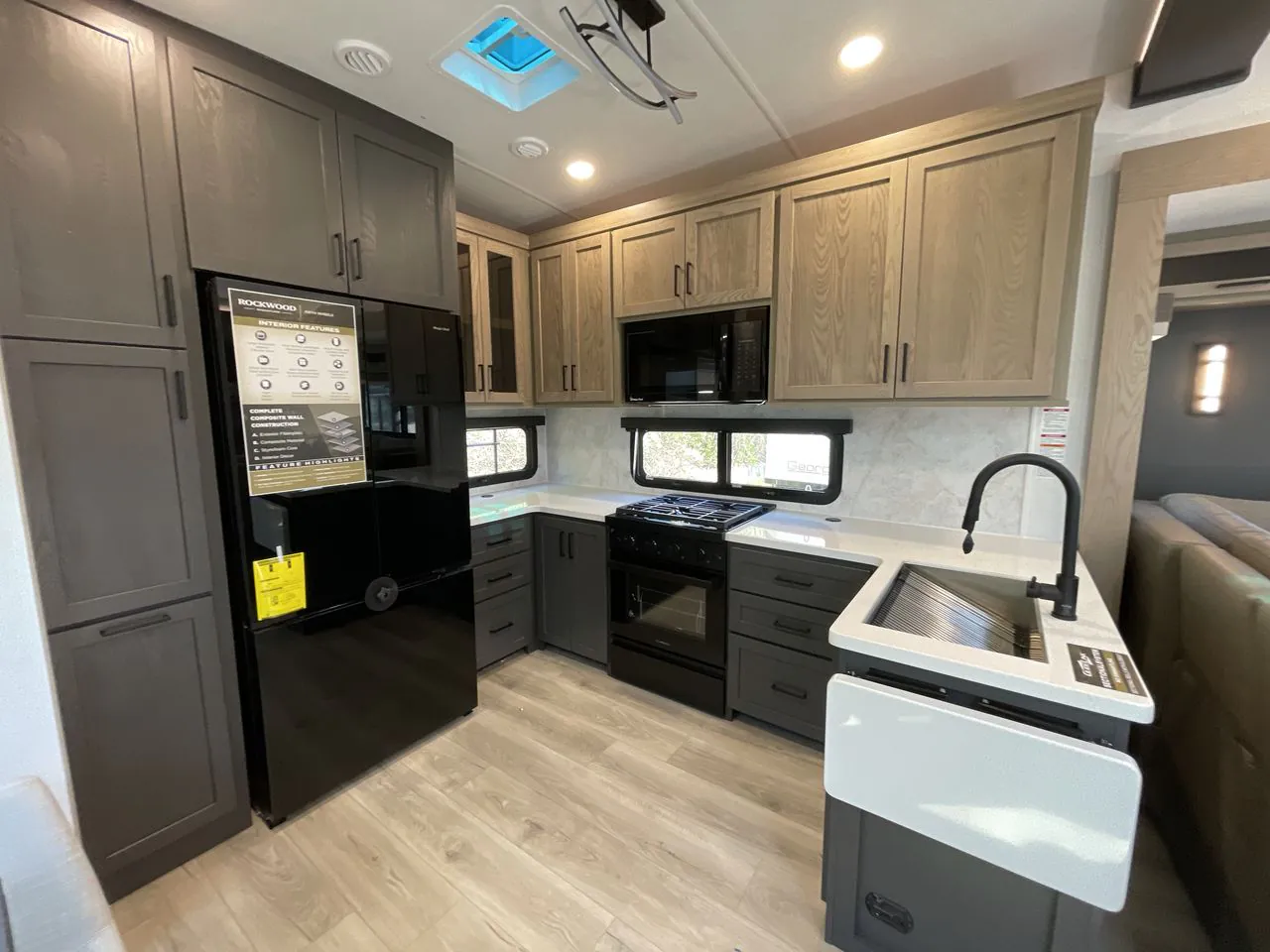 2026 Forest River Rockwood Signature 404SRK - Photo 4