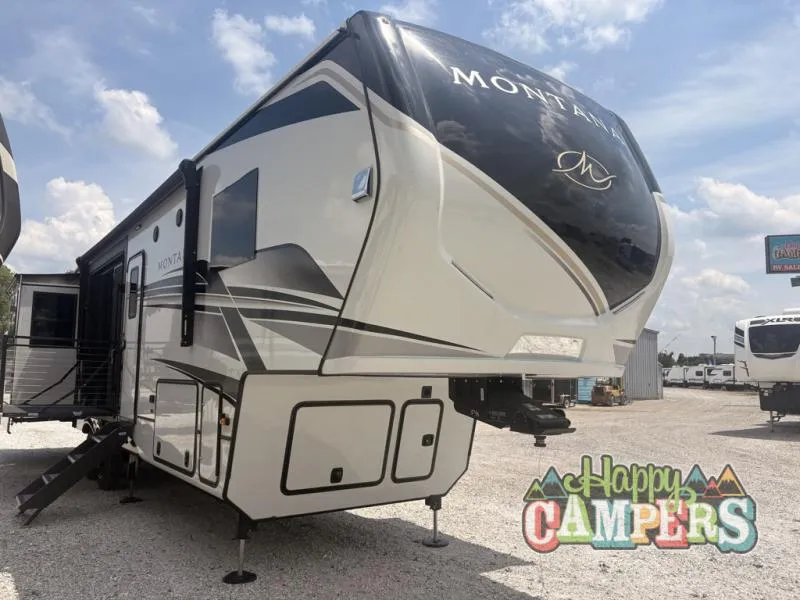 2025 Keystone Montana 3532SP - Photo 2