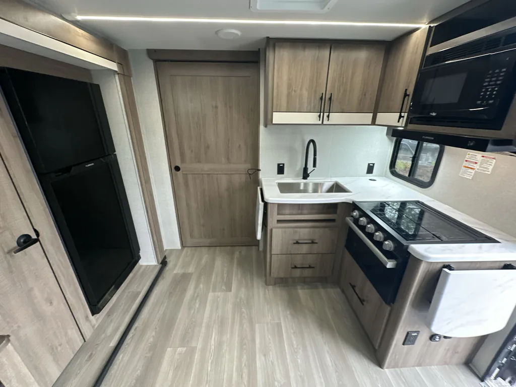 2025 Grand Design Imagine XLS 25DBE, Photos photo 11
