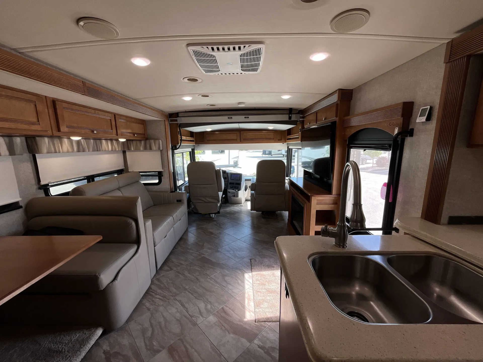 2019 Winnebago Forza 34T — living area main