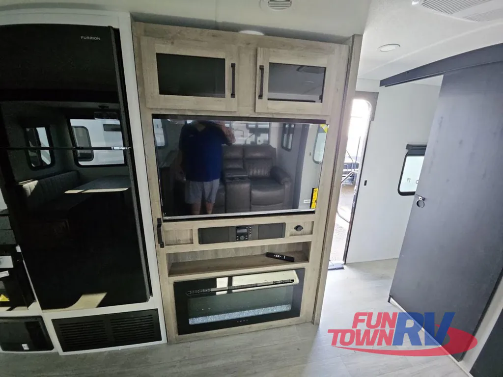 2027 Forest River Solaire 3150TBSS, Photos photo 14
